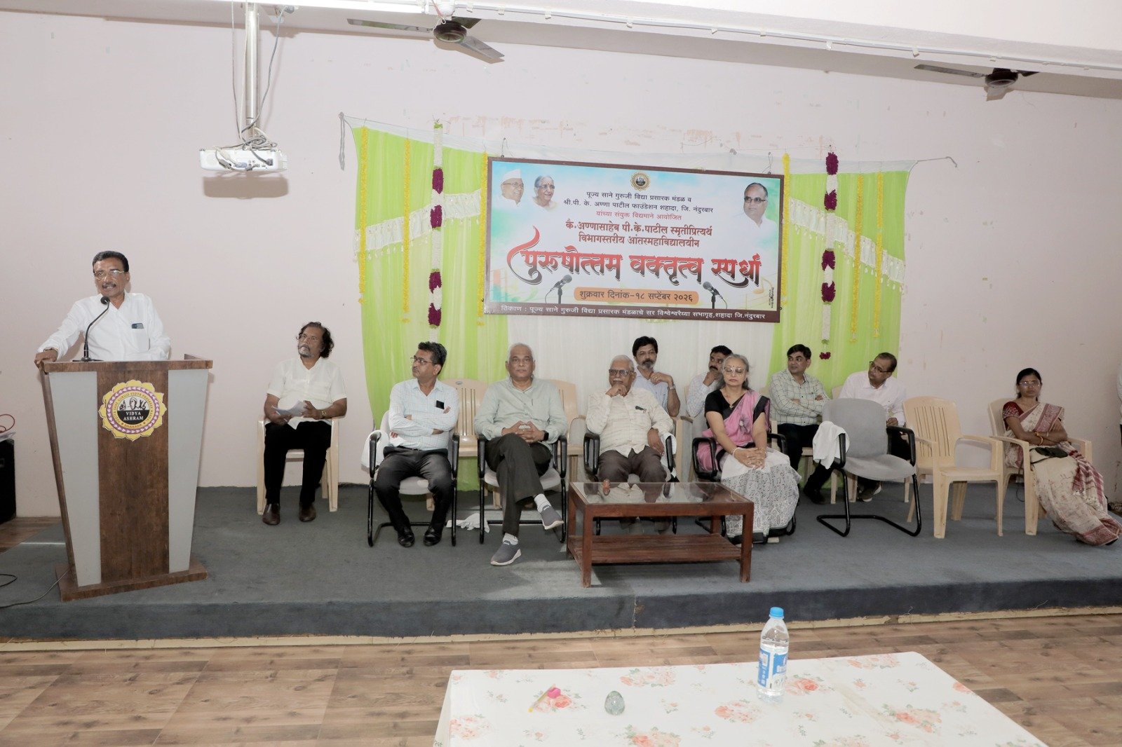 शब्दांना चिंतनाची धार, वक्तृत्वाला सादरीकरणाची साथ! , “चिंतन, उच्चारण अन् सादरीकरण; वक्तृत्व यशाचे त्रिसूत्र!” — प्रा. वा. ना. आंधळे
