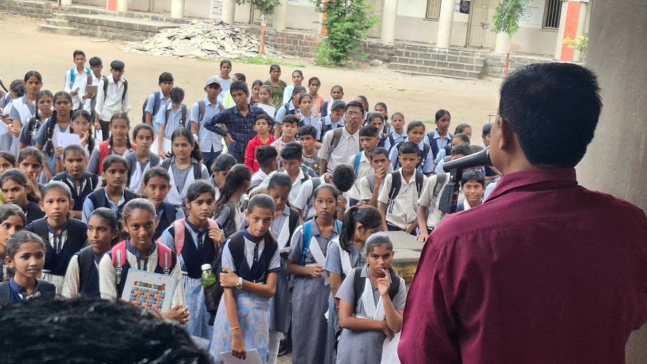 प्रताप हायस्कूल केंद्रावर शासकीय चित्रकला परीक्षा उत्साहात संपन्न  ,   एलिमेंटरीचे ५४३, इंटरमिजिएटचे ५०० विद्यार्थी सहभागी