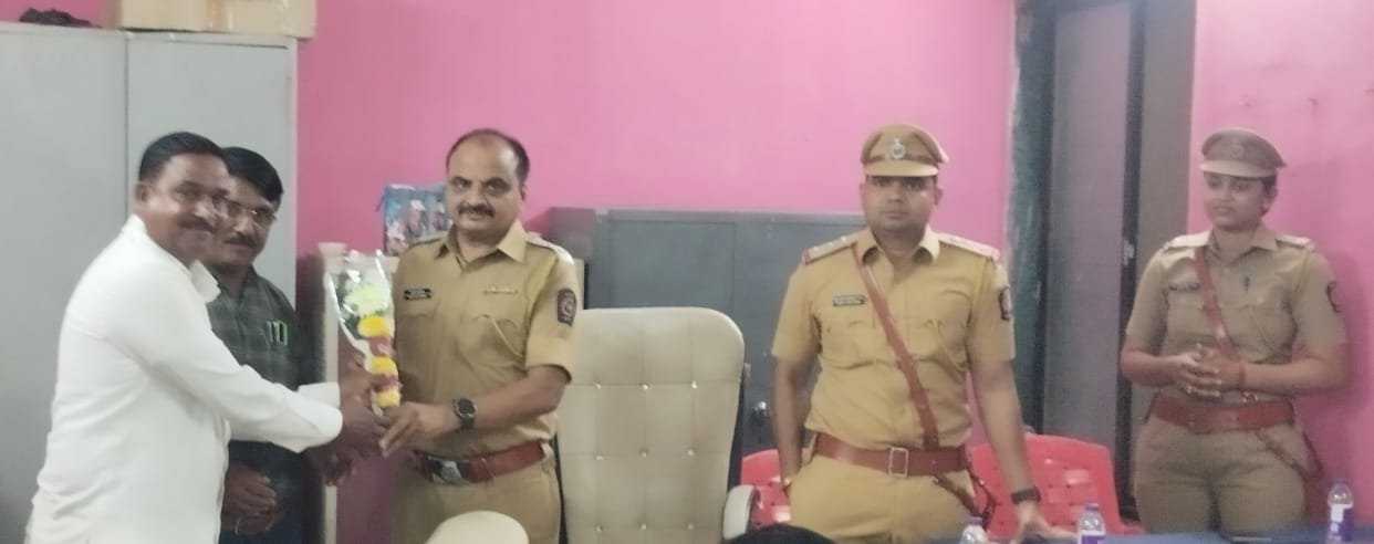 चोऱ्यांना आळा घालण्यासाठी गावागावात ग्रामसुरक्षा दल उभारा!    ,पोलीस पाटलांना डीवायएसपी सुधीर पाटील यांचे मार्गदर्शन; नवरात्रोत्सवात दक्ष राहण्याच्या सूचना
