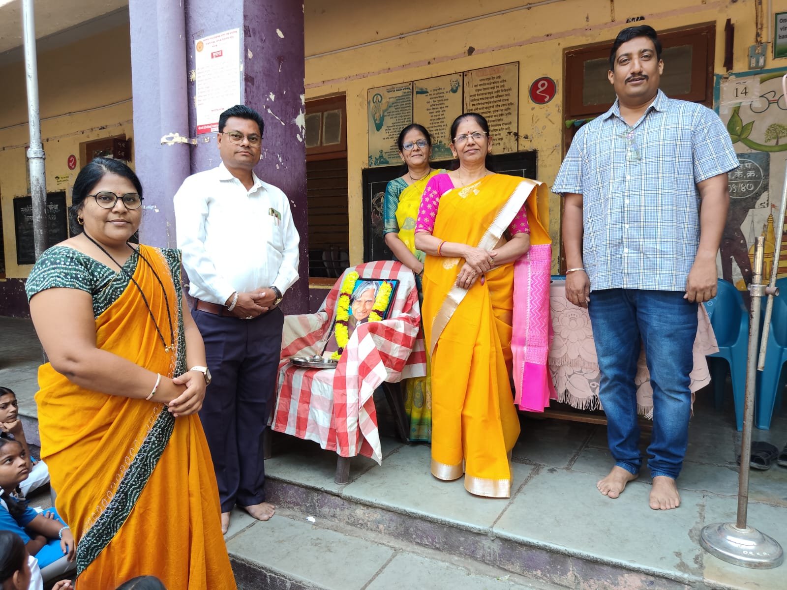 डी आर कन्या शाळेमध्ये वाचन प्रेरणा दिवस मोठ्या उत्साह साजरा 