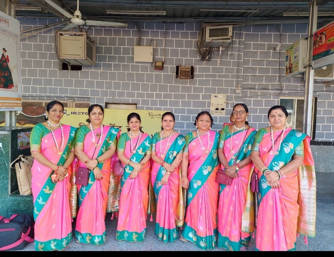 मराठी लाईव्ह न्यूजच्या सातव्या वर्धापन दिनानिमित्त ‘सन्मान कर्तृत्वाचा २०२६’ या विशेष गौरव सोहळ्यासाठी नारायणी महिला मंडळाची प्रेरणादायी यशोगाथा: ,   भक्तीच्या सुरातून समाजप्रबोधनाची वाट…    ,श्री नारायणी महिला मंडळ, अमळनेर