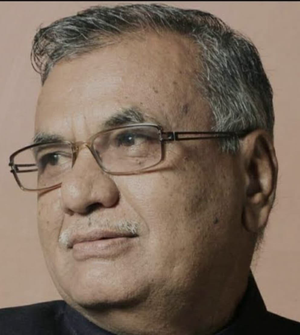 दुबई  येथे होणाऱ्या पहिल्या विश्व मुक्त सृजन मराठी साहित्य संमेलनाच्या अध्यक्षपदी डॉ. विश्वनाथ शिंदे यांची  निवड