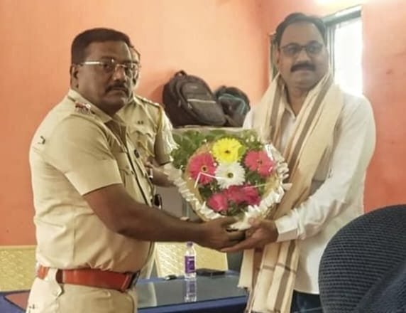पोलीस हवालदार पठाण दादा ठरला सर्वांसाठी पाठीराखा