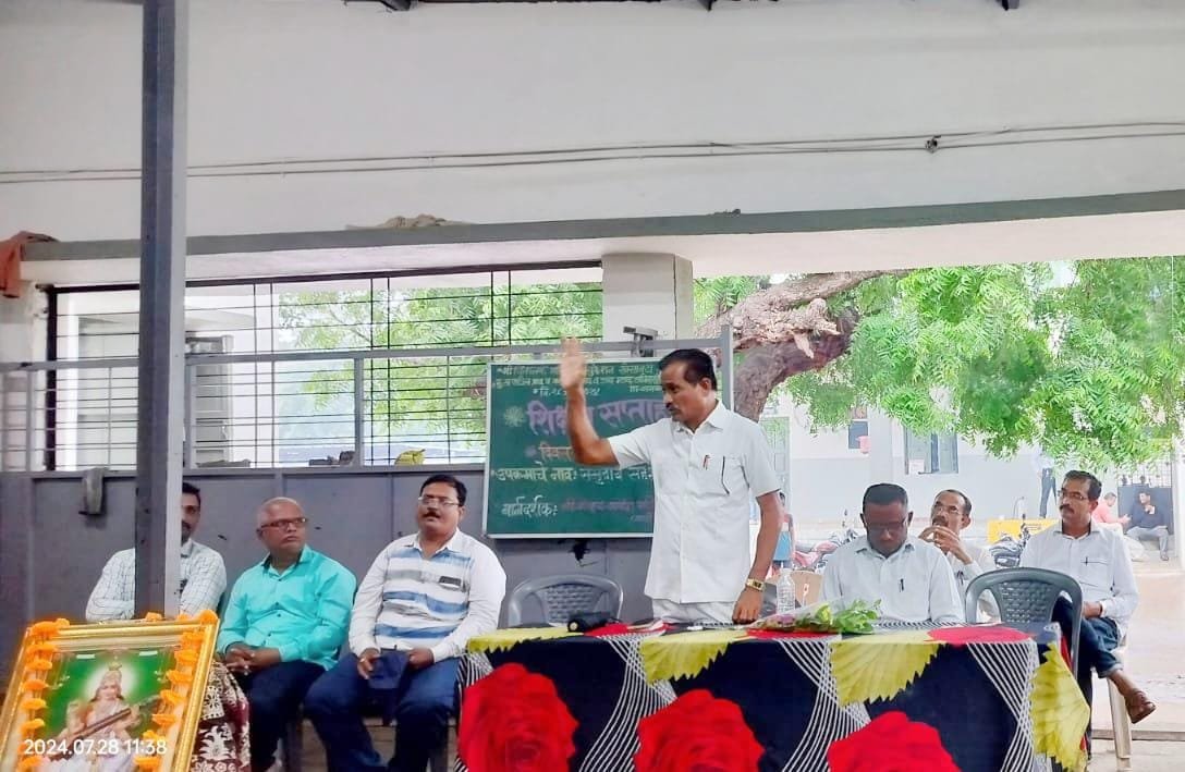 विद्यार्थ्यांनी परीक्षार्थी न होता ज्ञानार्थी व्हावे  सेवानिवृत्त केंद्रप्रमुख गोकूळ पाटील यांचे प्रतिपादन