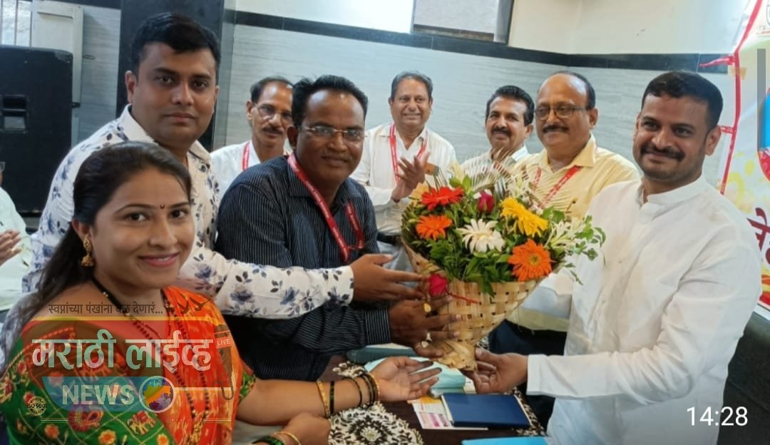 लोकस्वातंत्र्यचा अकोला हवाई प्रवासाचा प्रश्न मार्गी लागण्यात यश !*  पत्रकार महासंघाला दिलेल्या आश्वासनानुसार खासदार धोत्रे यांनी केली कार्यवाही !