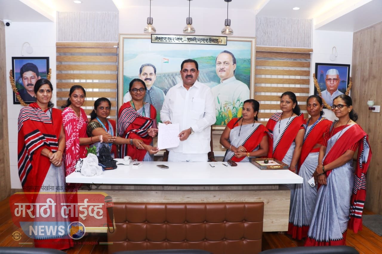 गटप्रवर्तकांच्या शिष्टमंडळाने दिले राज्याचे मदत व पुनर्वसन मंत्री मा.अनिलदादा पाटील यांना मागण्यांचे निवेदन  गटप्रवर्तकांवरील झालेला अन्याय दूर न झाल्यास राज्यभर तीव्र आंदोलन- रामकृष्ण पाटील