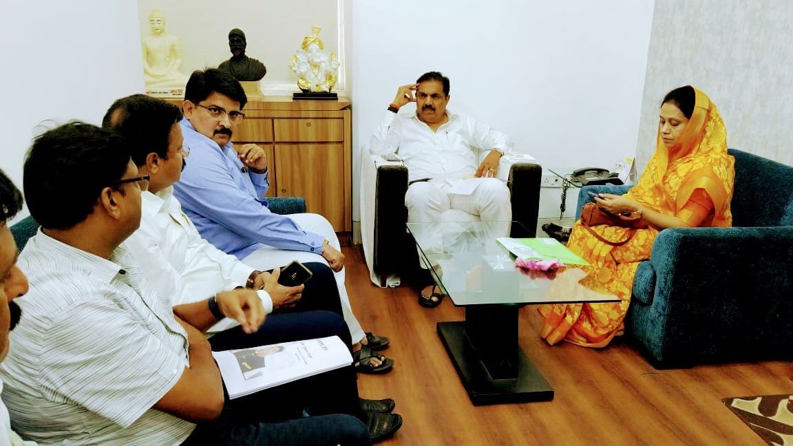 ग्रंथालय संघटनेच्या पदाधिकारी रिता बाविस्कर यांचा अजीत पवार राष्ट्रवादी कांग्रेस पार्टीला राजीनामा