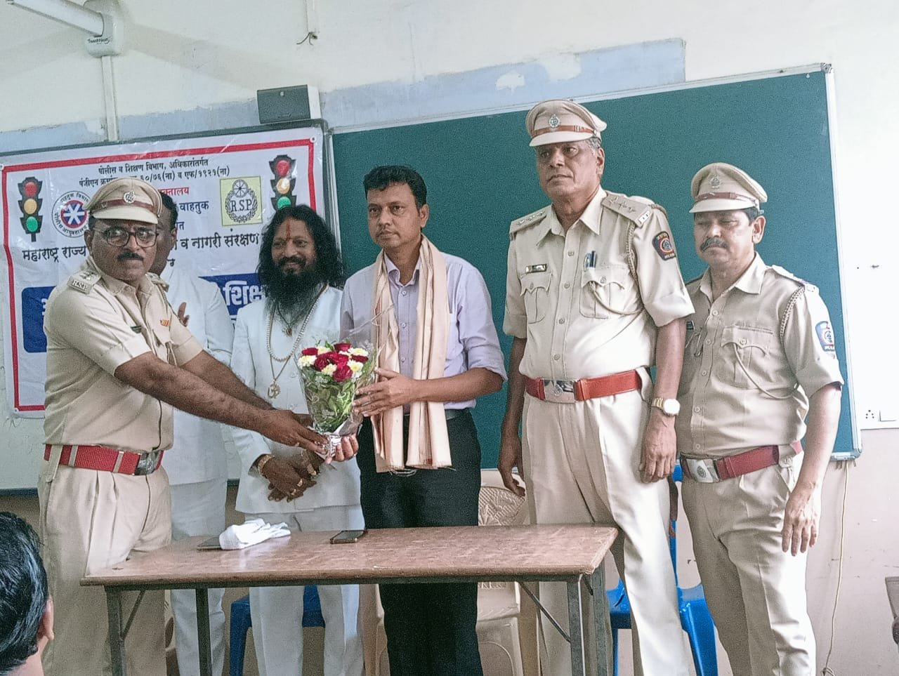 शिक्षकांनी विद्यार्थ्यांना आर.एस. पी च्या माध्यमातून शालेय जीवनापासून वाहतुकीचे नियम शिकविणे काळाची गरज -बाळासाहेब राक्षे