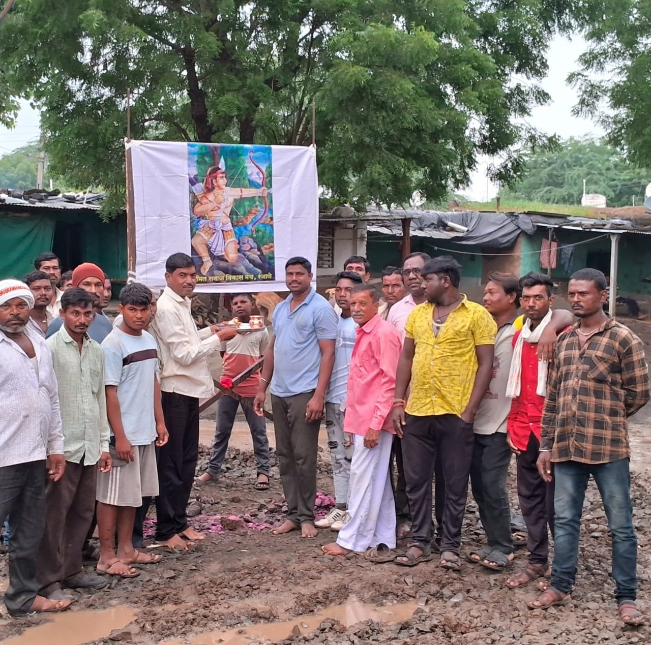 शिरपूर तालुक्यातील गदडदेव येथे मोठ्या उत्साहात आदिवासी दिवस साजरा