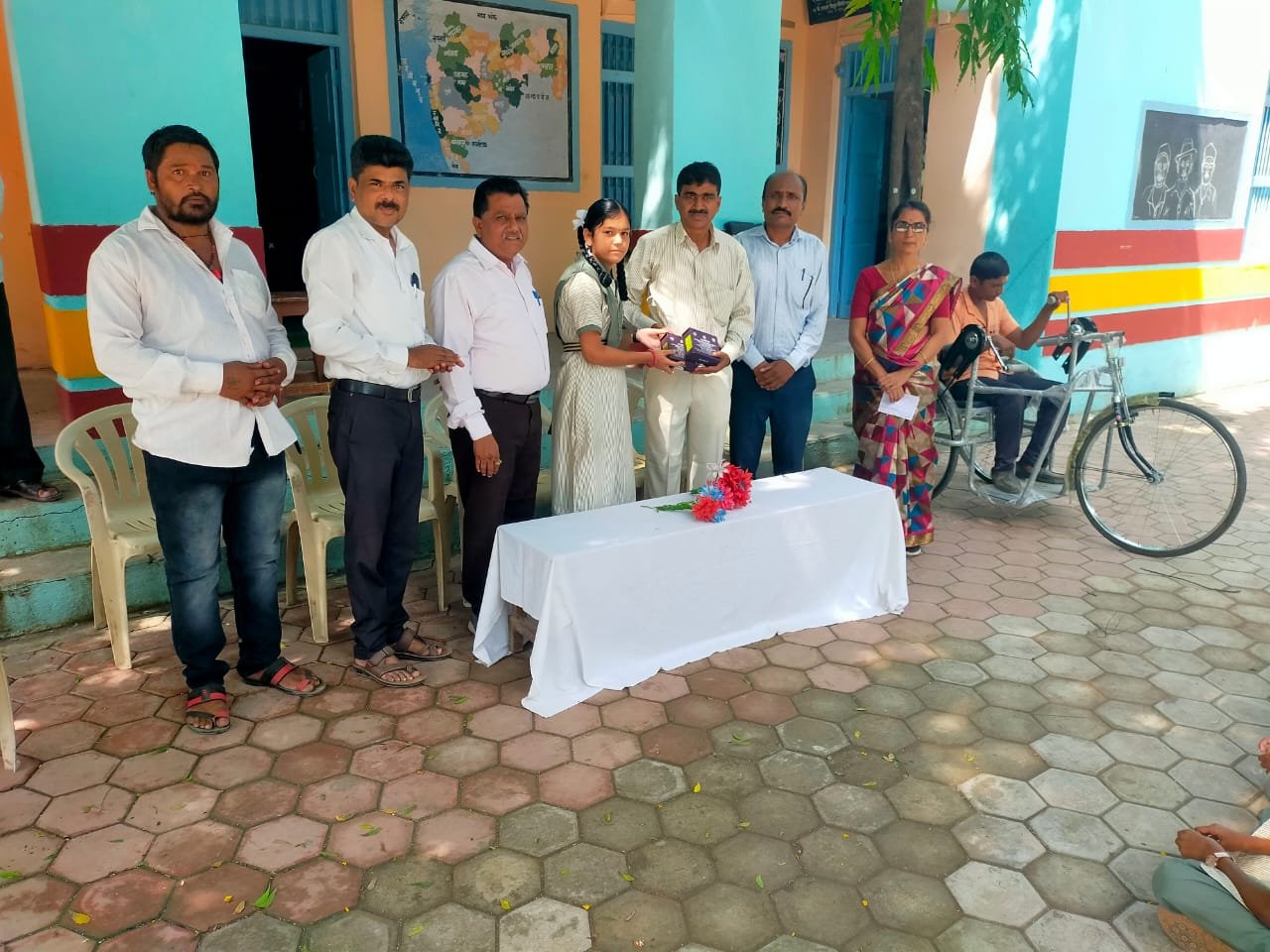 सार्वजनिक विद्यालय आसोदा शाळेत दिव्यांग विद्यार्थ्यांना साहित्य वाटप…