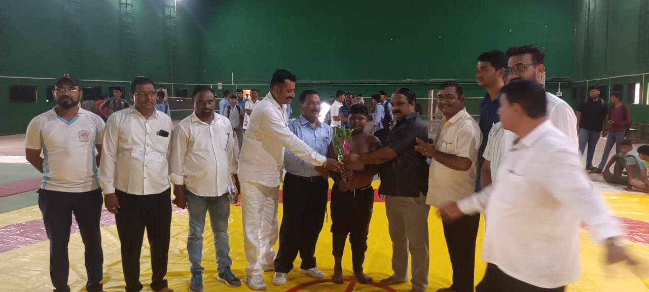 तालुकास्तरीय क्रीडा स्पर्धेत जिल्हा परिषद शाळा जळोदचे यश  खुशाल सोनवणे हा 65kg वजन गटातून तालुक्यातून प्रथम तर 40kg वजन गटातून शिवाजी वैदू हा उपविजेता ठरला.