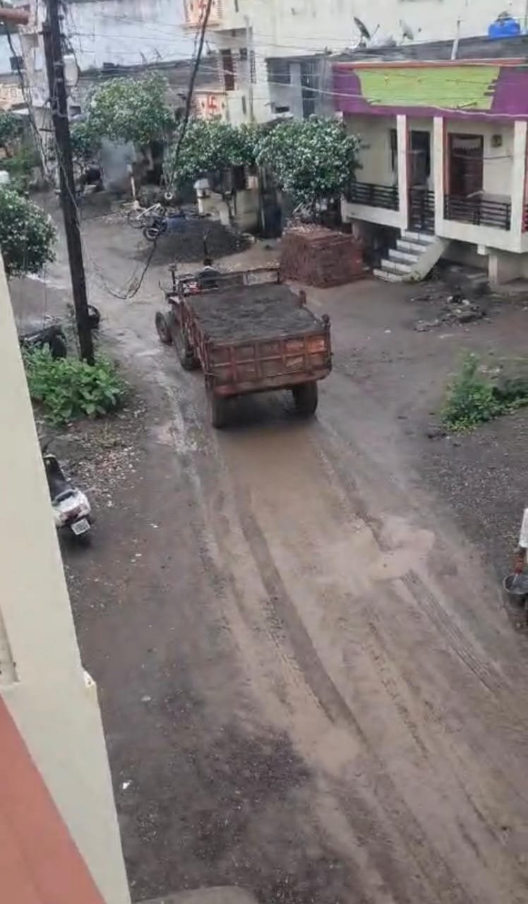 पांझरा नदी पात्रात वाळू माफियांचा सुळसुळाट  महसूल यंत्रणा सुस्त