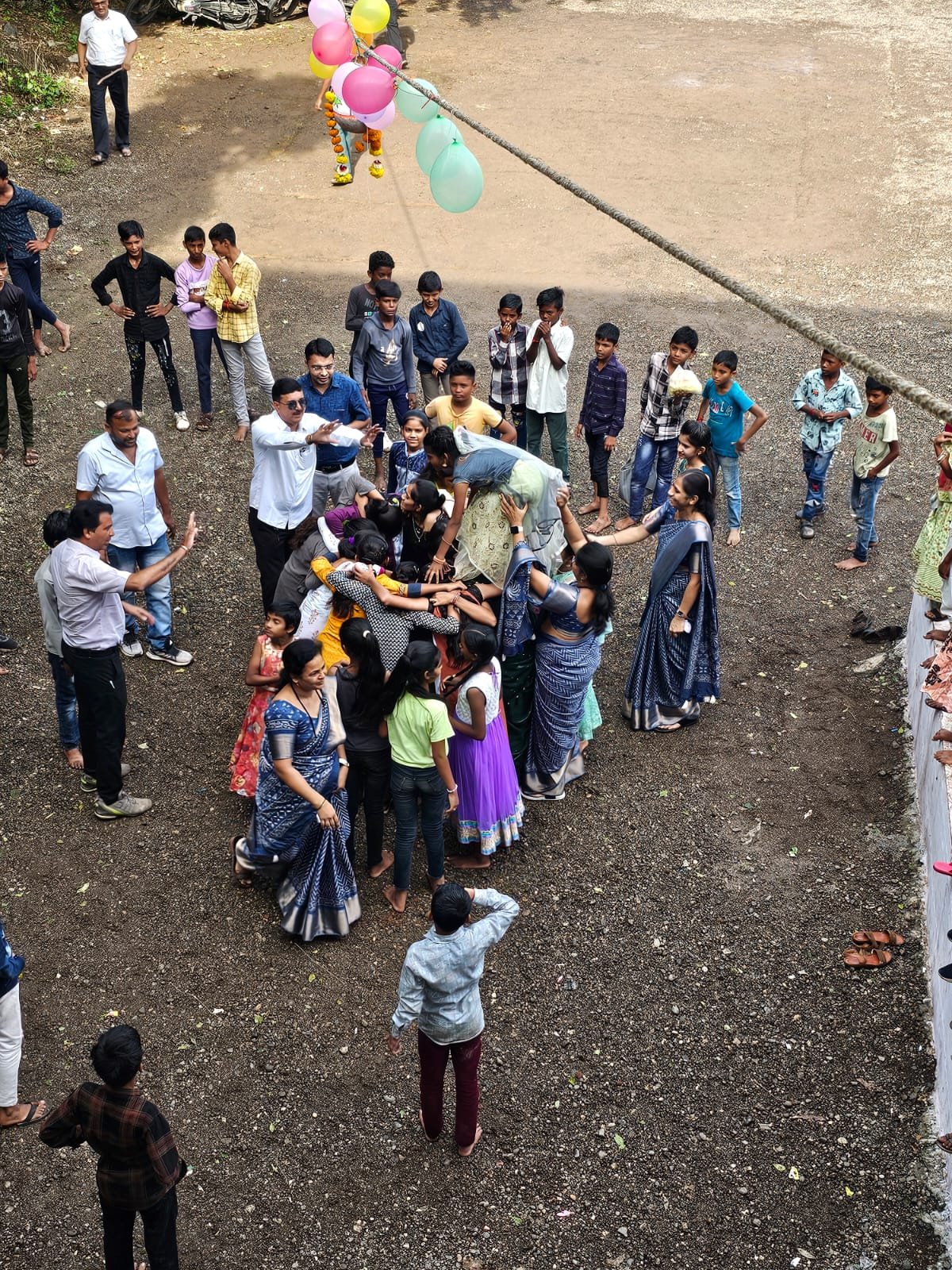 नाराणदास तेजकरण मुंदडा माध्यमिक व उच्च माध्यमिक विद्यालयात “करुणा क्लब” च्या वतीने दहीहंडी कार्यक्रम संपन्न..