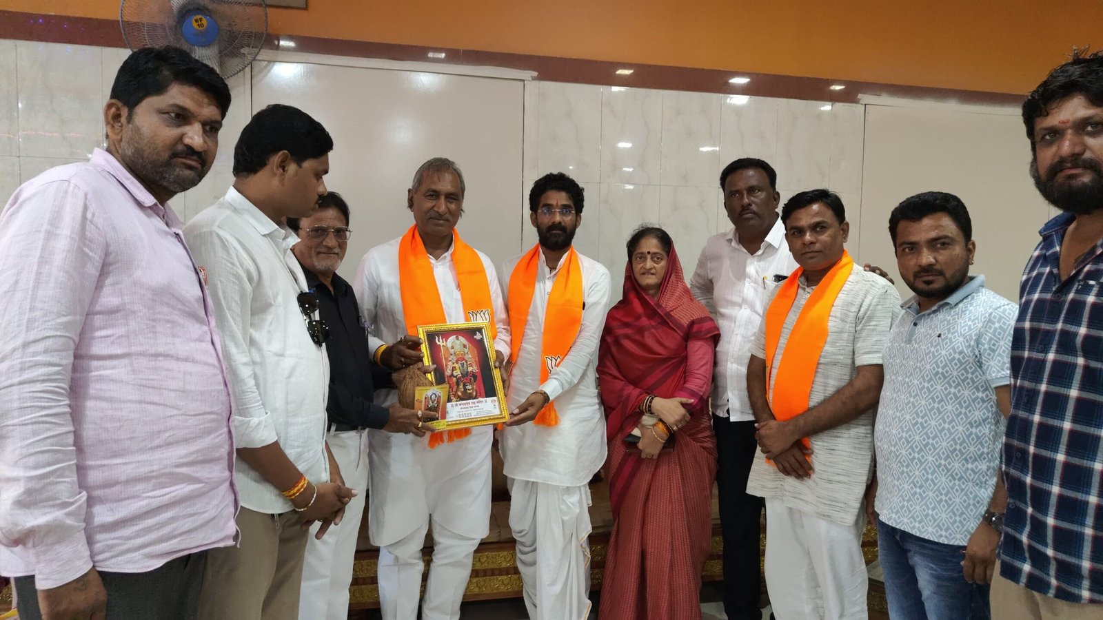 भाजप किसान मोर्चाचे राष्ट्रीय उपाध्यक्ष बंशीलाल गुर्जर यांची श्री मंगळग्रह मंदिरास सदिच्छा भेट