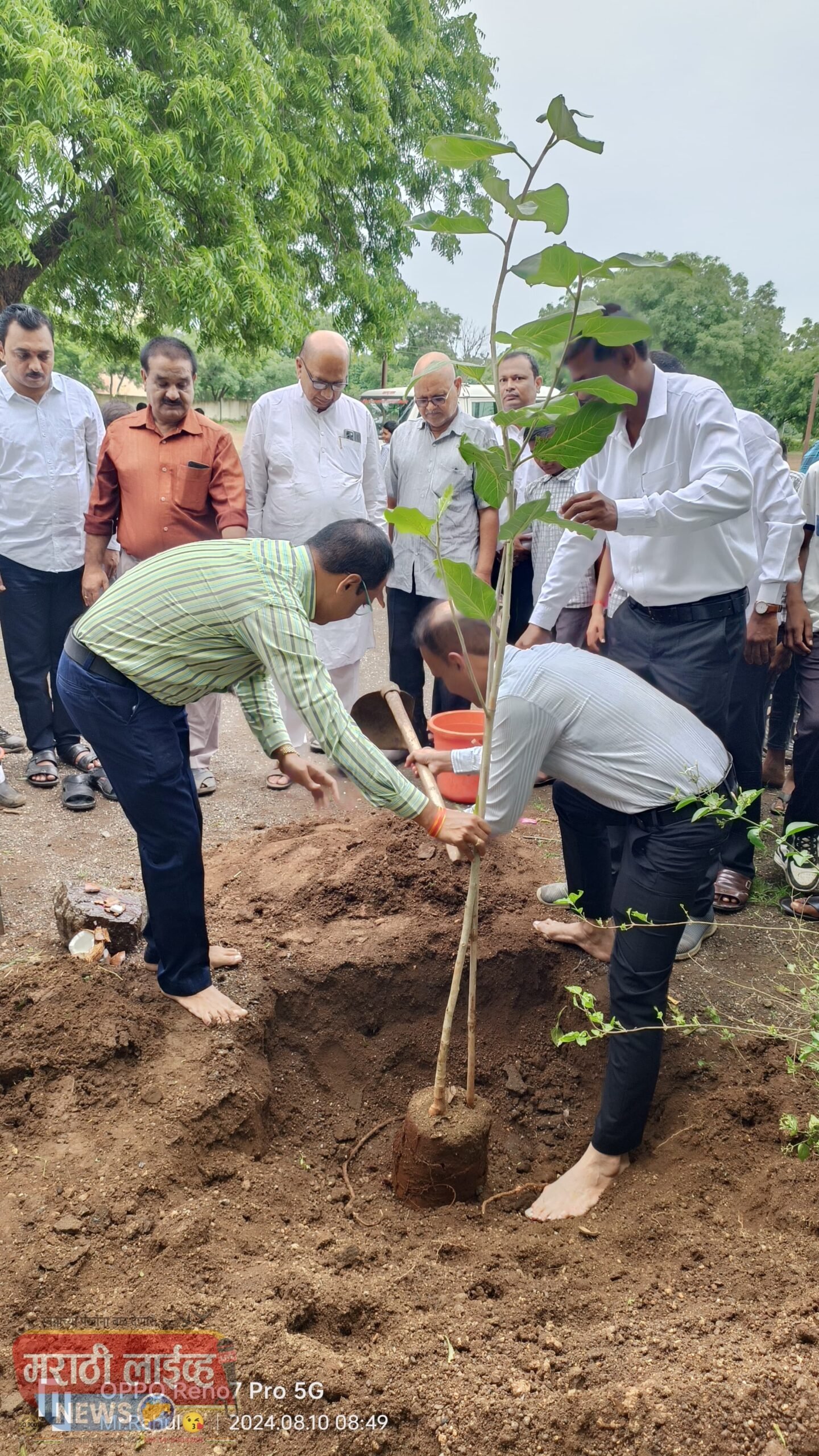 शिरूडला विद्यार्थ्यांनी घेतली वृक्ष लागवडीसह संवर्धनाची जबाबदारी