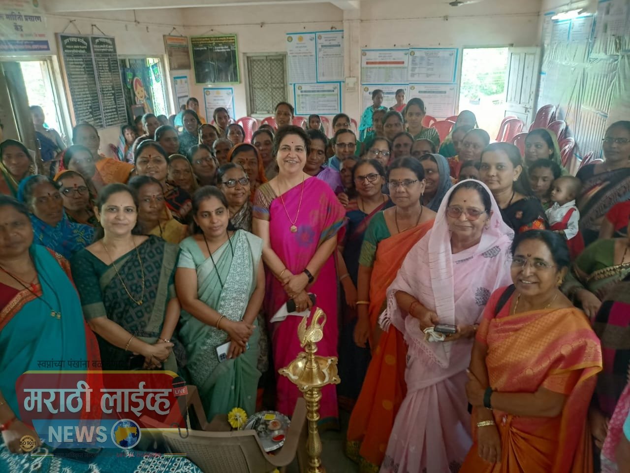 मारवड येथे महिलांसाठी ॲड.ललिता पाटील यांच्या तर्फे आरोग्य शिबीर