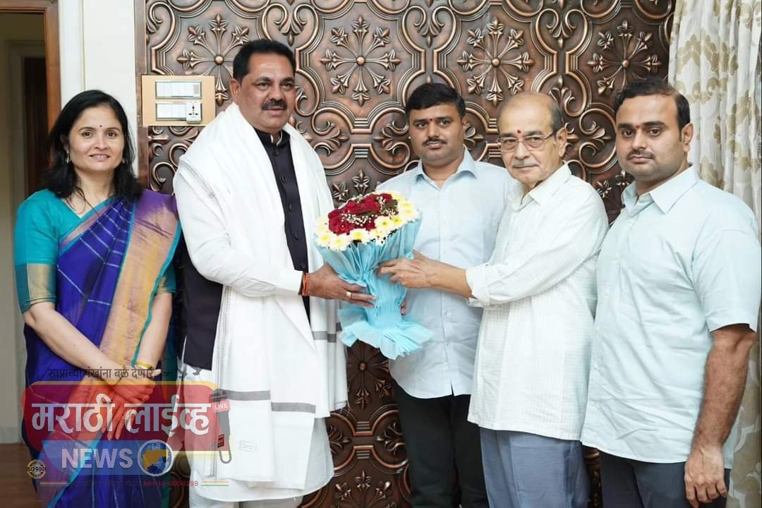 पद्मश्री महाराष्ट्र भूषण अप्पासाहेब धर्माधिकारींची मंत्री अनिल पाटील यांनी घेतली सदिच्छा भेट  रेवदंडा येथे सपत्नीक जात घेतले आशिर्वाद