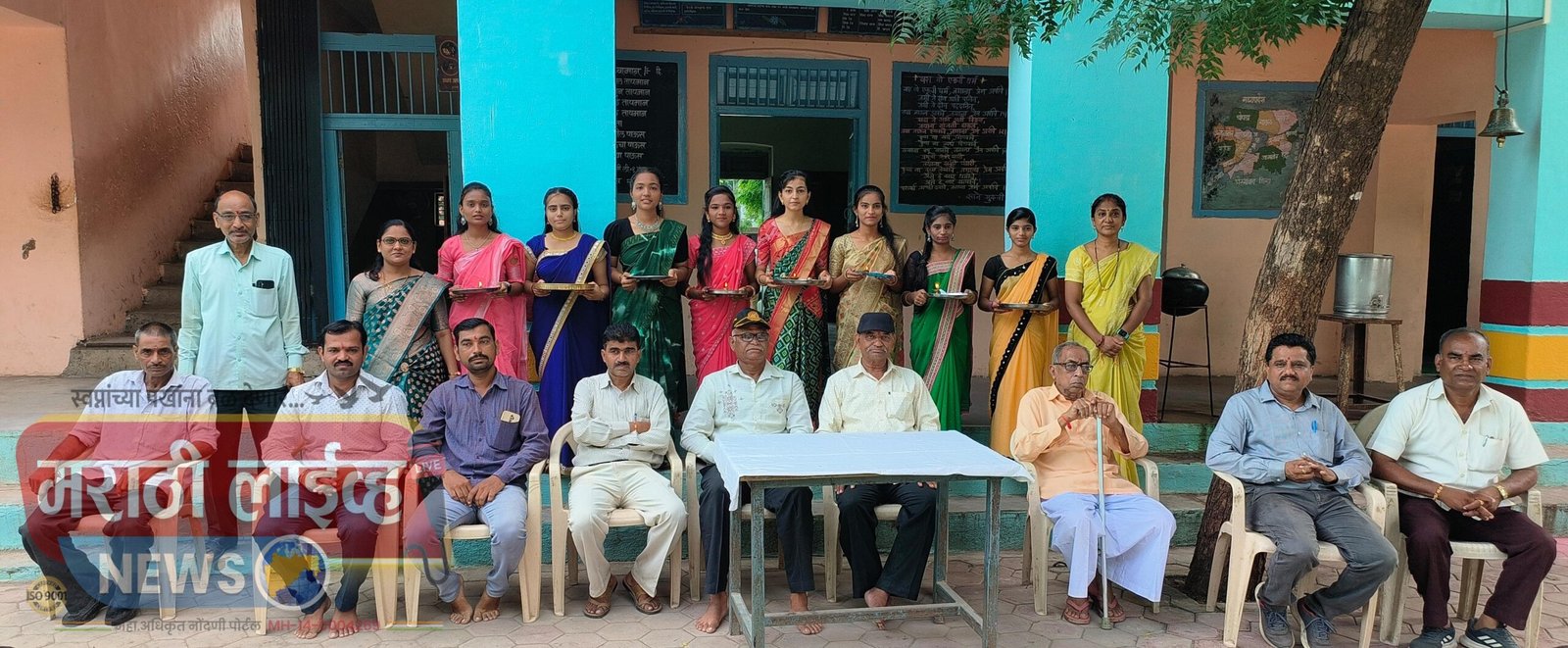 सार्वजनिक विद्यालयात माजी सैनिक,शेतकरी बांधवांना राखी बांधून रक्षाबंधन कार्यक्रम साजरा.