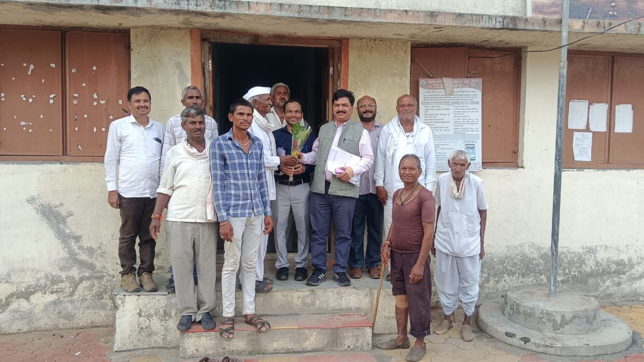 जल जीवन मिशन अंतर्गत राज्यातील टिमचे अमळनेर तालुक्यातील पाच गावांना मुल्यांकन भेट