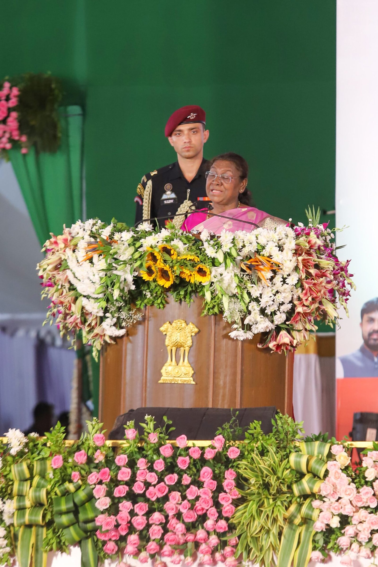 अल्पवयीन मुली आणि महिलांसंदर्भातील गुन्हेगारांच्या फाशीच्या शिक्षेचा दयेचा अर्ज नाकारावा,उपसभापती डॉ. नीलम गोऱ्हे यांची राष्ट्रपती द्रौपदी मुर्मू यांना विनंती.