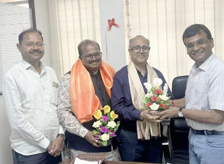 अहमदनगर लोकमतला सदिच्छा भेट,अविस्मरणीय आठवणींना उजाळा!