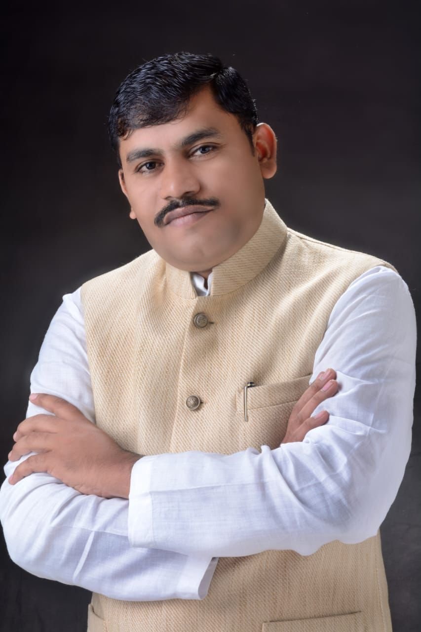 माजी मंत्री एकनाथराव खडसे (नाथाभाऊ) यांनी  ठरवलं तर एरंडोल -पारोळा मतदार संघातुन मी शंभर टक्के आमदार होईल-ओबीसी नेते अनिल महाजन