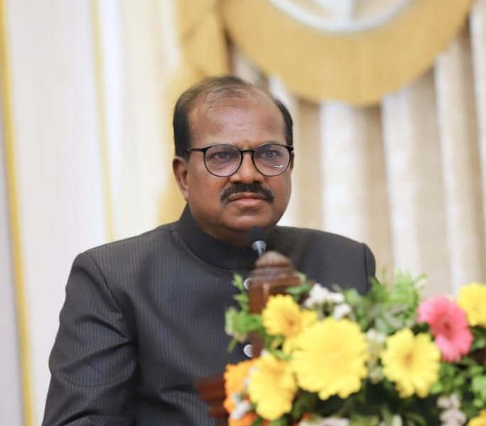 शंकरराव चव्हाण पत्रकार कल्याण निधी समितीची २५-२६ सप्टेंबरला बैठक  सन्मान योजना (पेन्शन) साठी अर्ज केलेल्या ज्येष्ठ पत्रकारांनी कागदपत्रांची पूर्तता करावी -राजा माने