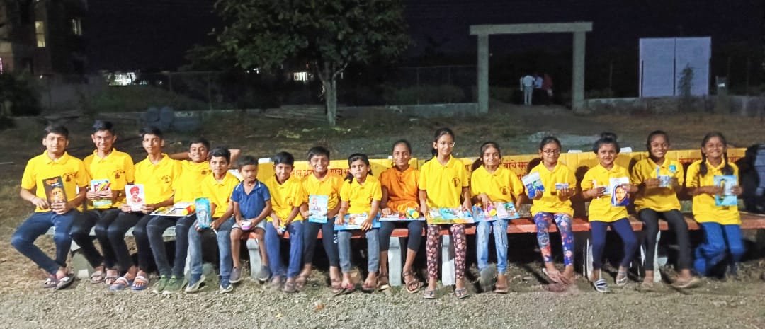 कृष्ण गीता नगर येथे बक्षीस वितरण समारोह,बक्षीस मिळाल्याने विद्यार्थ्यांमध्ये ऊर्जा निर्माण होते – ज्येष्ठ पत्रकार कडू महाजन,विविध स्पर्धांमुळे विद्यार्थ्यांमध्ये खिलाडूवृत्ती निर्माण होते – बी.आर.महाजन