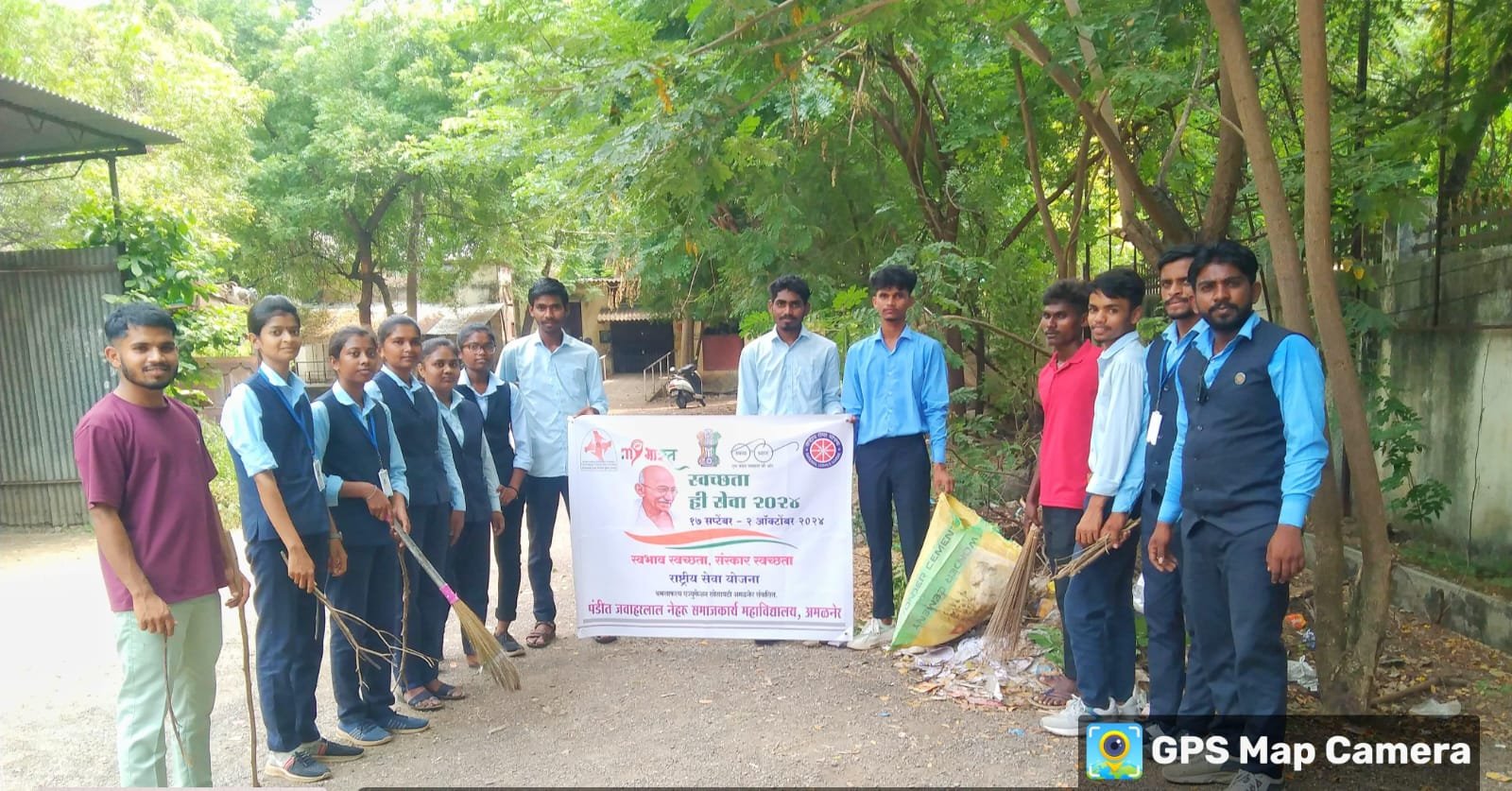 समाजकार्य महाविद्यालयाच्या राष्ट्रीय सेवा योजना स्वयंसेवकांनी राबविली स्वच्छ्ता मोहीम