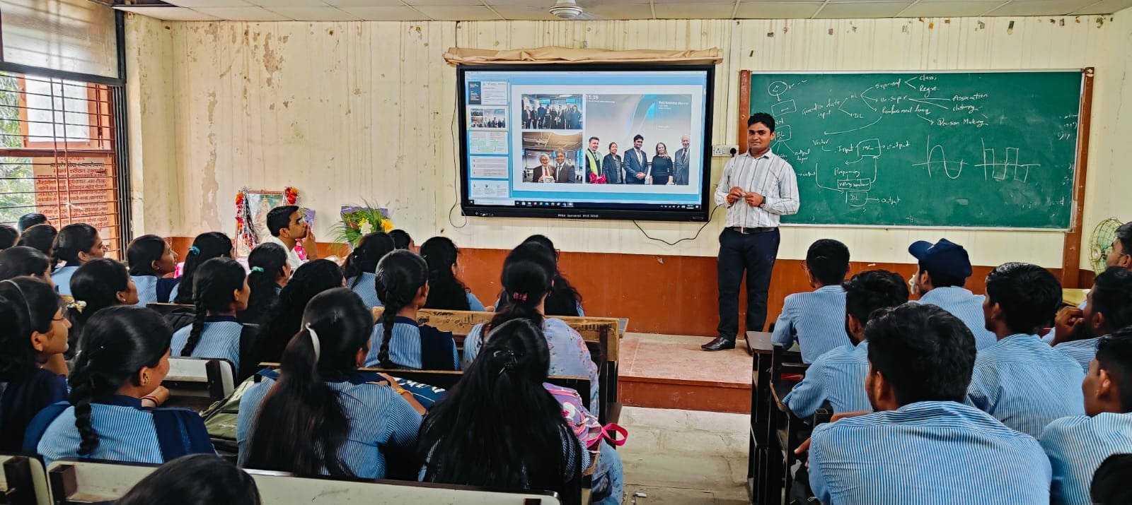 प्रताप महाविद्यालयात “आर्टिफिशियल इंटेलिजन्स संबंधित संशोधनात भविष्यातील संधी” या विषयावर व्याख्यान संपन्न.