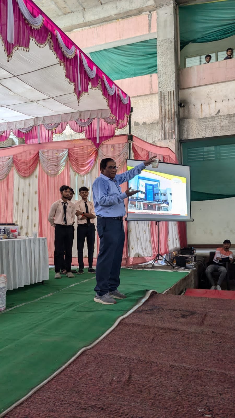 खानदेश कॉलेज एज्युकेशन संस्थेचे अभियांत्रिक महाविद्यालय: “प्रयोगातून विज्ञान” इंडक्शन कार्यक्रम