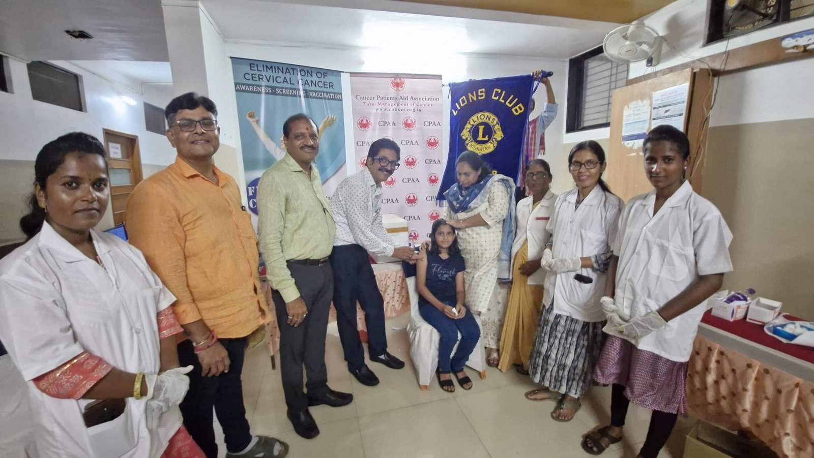 अमळनेरात ९०० विद्यार्थिनींना गर्भमुख कॅन्सर प्रतिबंधात्मक लसीकरण  लायन्स क्लब अमळनेर, लायन्स क्लब अमळनेर मंगल तसेच कॅन्सर पेशंट एड असोसिएशनचा स्तुत्य उपक्रम