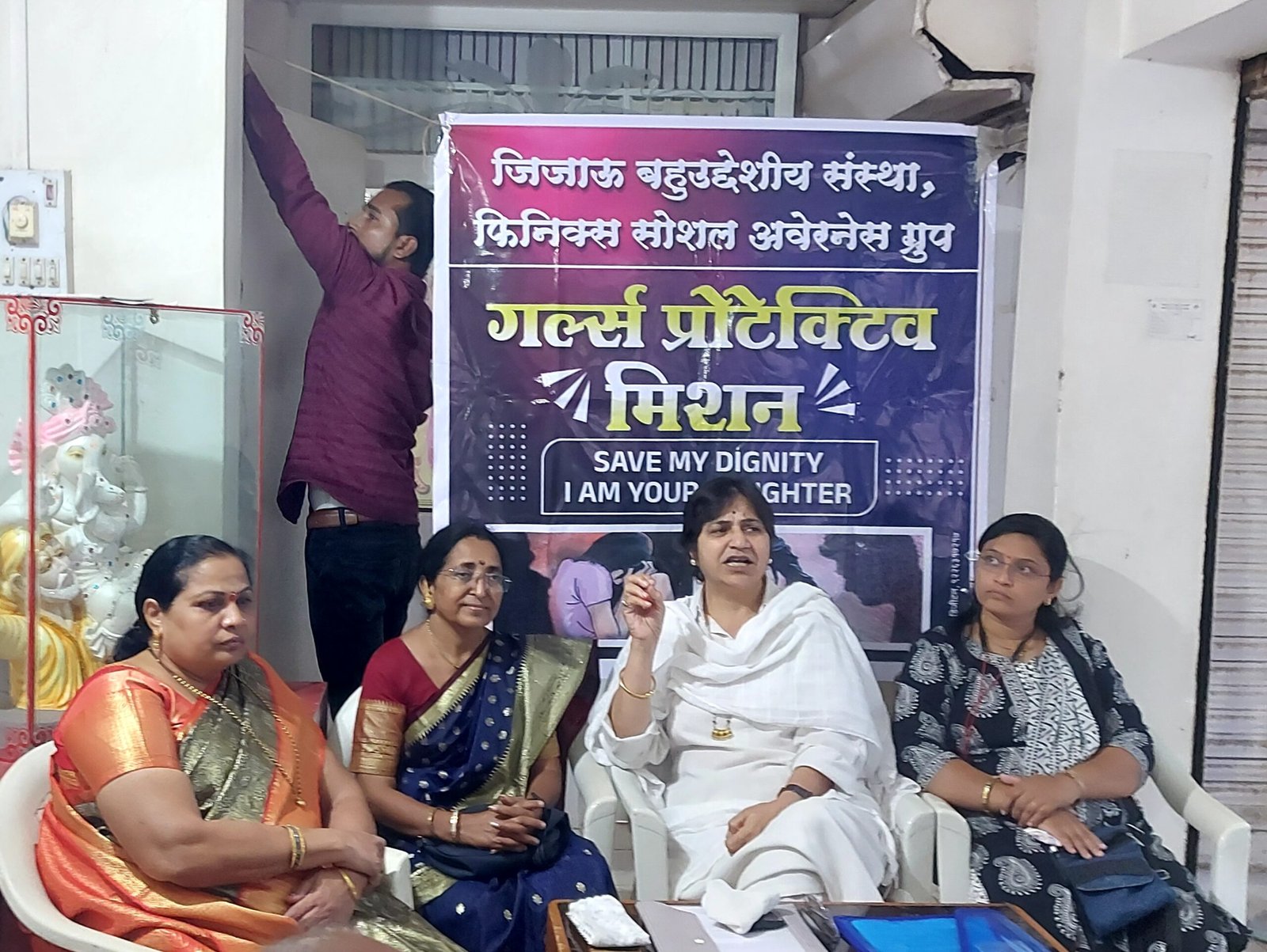 शाळा महाविद्यालयात  मुलींना कराटे,लाठ्या काठ्या प्रशिक्षण अभ्यासक्रमात गरजेचे-अँड ललिता पाटील,  फिनिक्स ग्रुप अमळनेर तर्फे गर्ल्स प्रोटेक्टिव मिशन