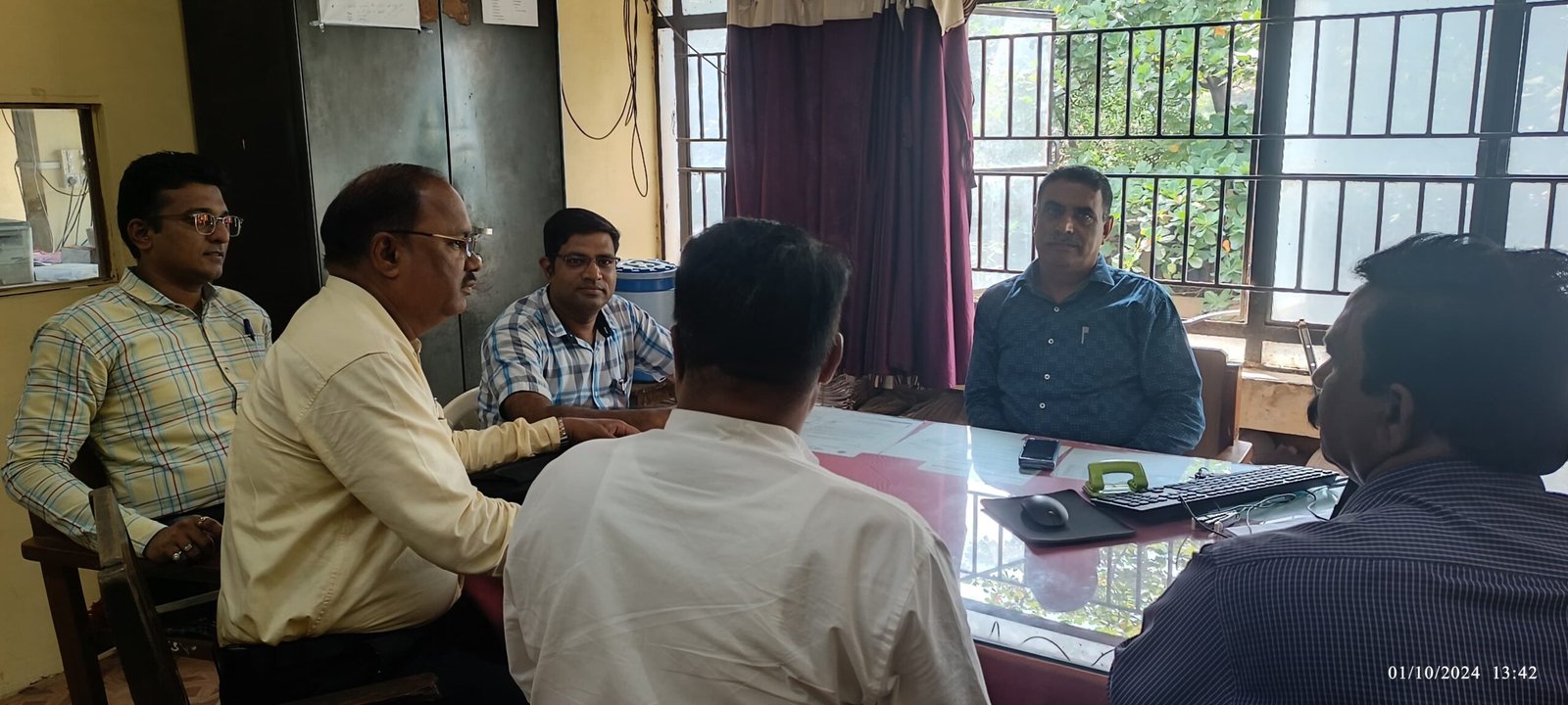 ई-कुबेर प्रणाली व अनुदानाअभावी जिल्ह्यातील कनिष्ठ महाविद्यालयीन शिक्षकांचे वेतन रखडले.