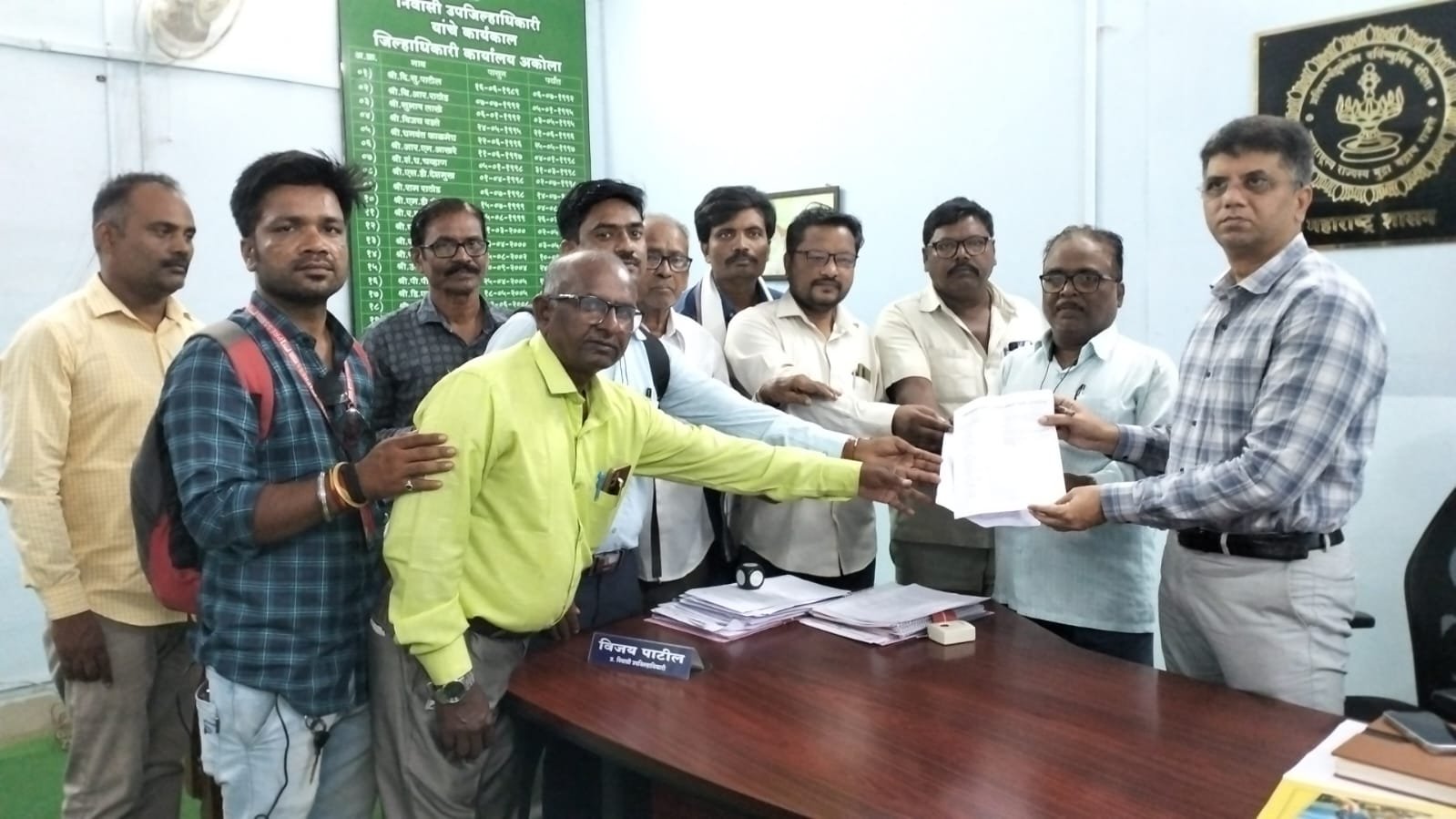 पत्रकारांवरील हल्ल्यांविरोधात महाराष्ट्रभर आंदोलनांचा लोकस्वातंत्र्य पत्रकार महासंघाचा ईशारा,  परभणी येथील पत्रकार प्रमोद अंभोरे प्राणघातक हल्ल्याती आरोपींवर अ‍ॅट्रोसिटी व पत्रकार संरक्षण कायद्यांतर्गत गुन्हे दाखल करावे.