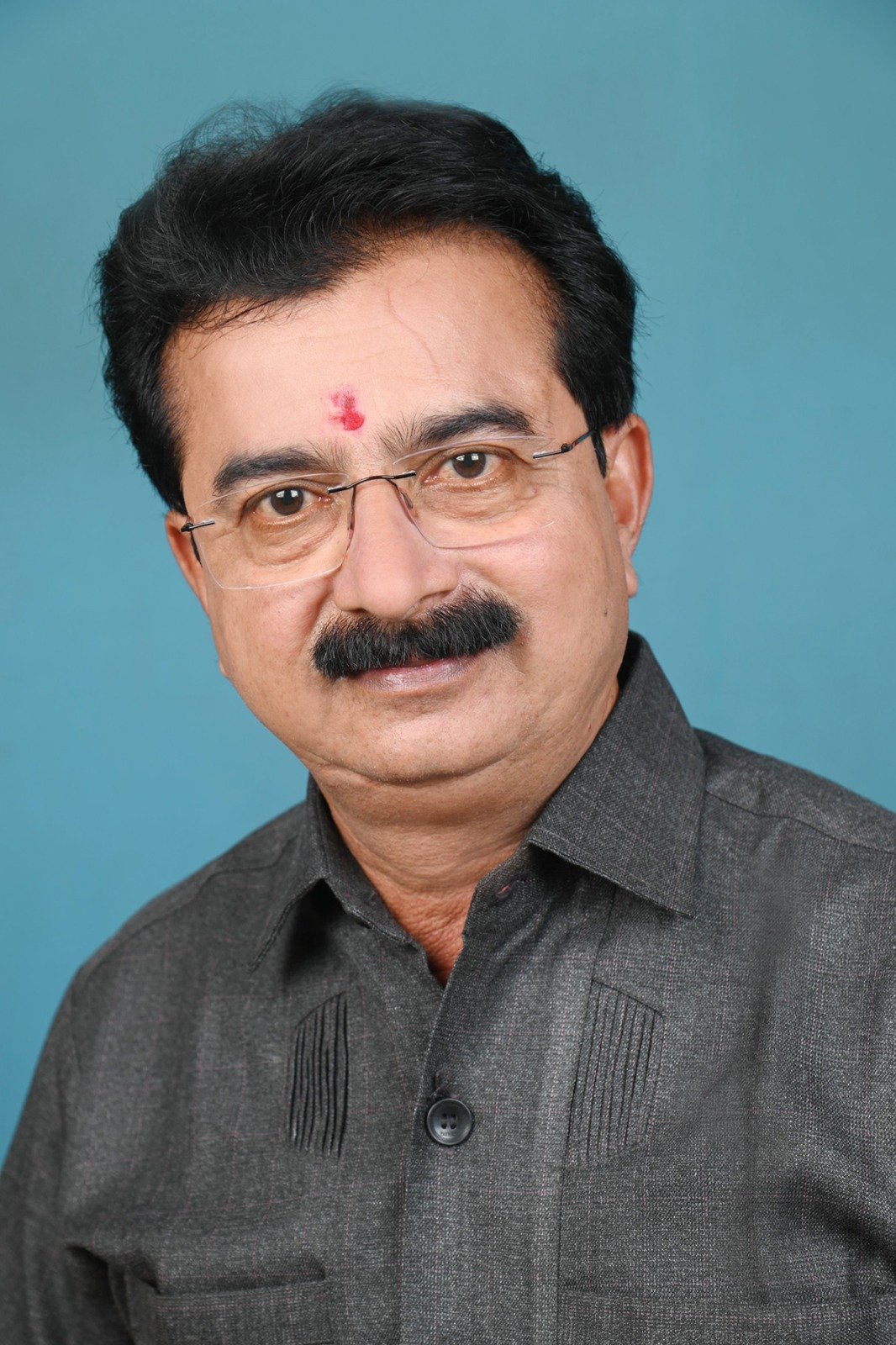 मंगरूळचे मुख्याध्यापक प्रकाश पाटील: दिलखुलास व्यक्तिमत्व …