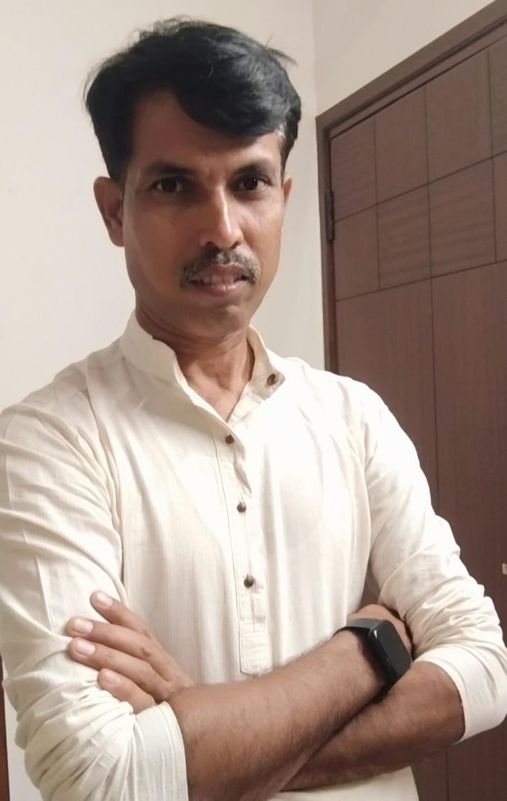 मराठी आणि अहिराणी भाषेत कविता व गझल लेखन : शरद तुकाराम धनगर यांची कहाणी…