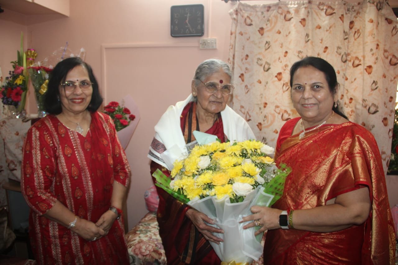 डॉ. तारा भवाळकर यांच्या निवडीचा साहित्यप्रेमी म्हणून सर्वाधिक आनंद – विधानपरिषद उपसभापती डॉ. नीलम गोऱ्हे  साहित्य संमेलनाध्यक्षपदी निवड झाल्याबद्दल निवासस्थानी भेटून केले अभिनंदन