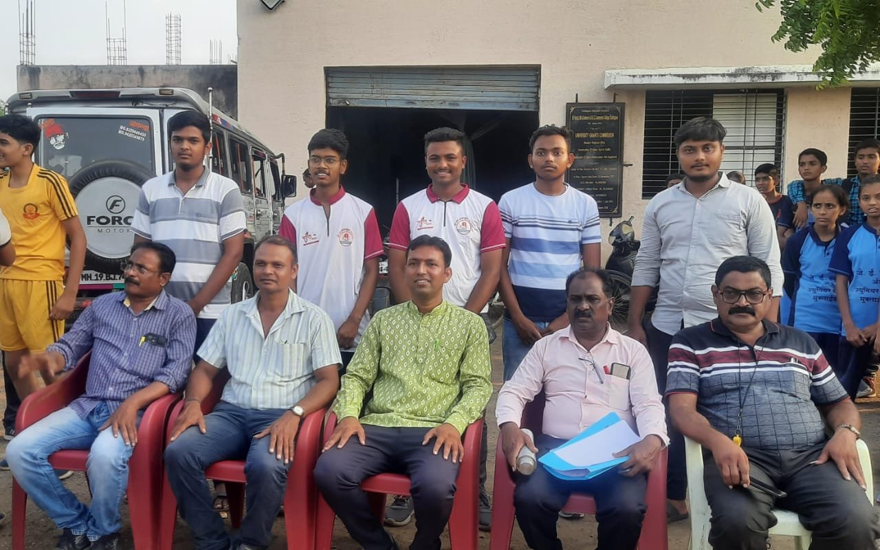 अमळनेर येथील योगेश्वर कॉलेज जिल्हास्तरीय टेनिक्वाईट स्पर्धेत विजेता!