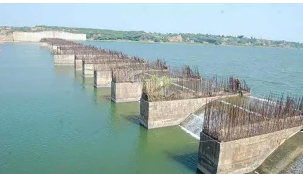 पाडळसे धरणाचा संघर्ष: अमळनेरच्या नागरिकांची खचलेली आशा