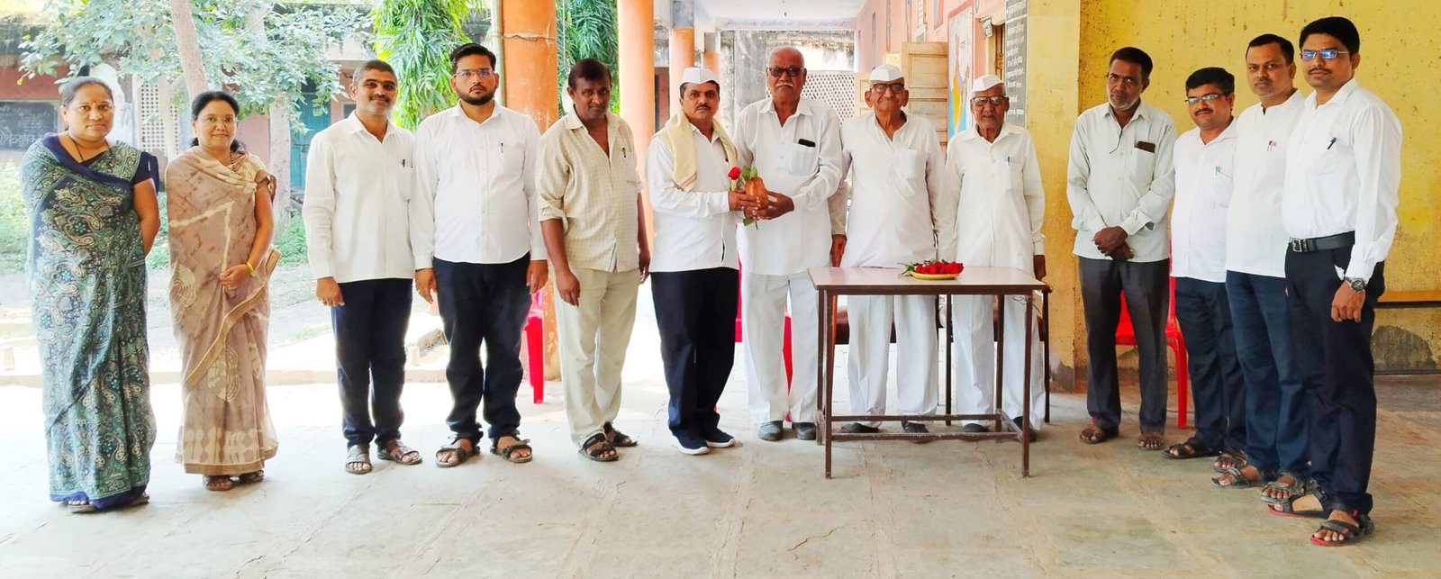 संदीप साहेबराव बोरसे यांना राज्यस्तरीय आदर्श शिक्षक पुरस्काराने सन्मानित