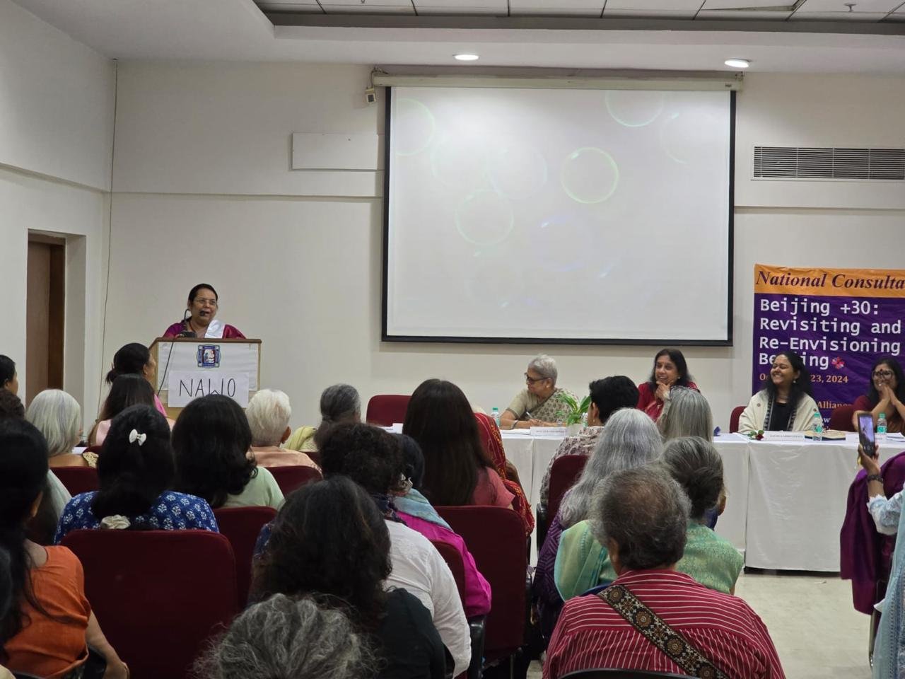 महिला संघटनांकडुन आपत्ती बचाव आणि मदत कार्यासाठी महिलांसाठी स्वतंत्र मानक कार्यप्रणाली प्रक्रिया (SOP) तयार करणे आवश्यक – विधानपरिषद उपसभापती डॉ. नीलम गोऱ्हे