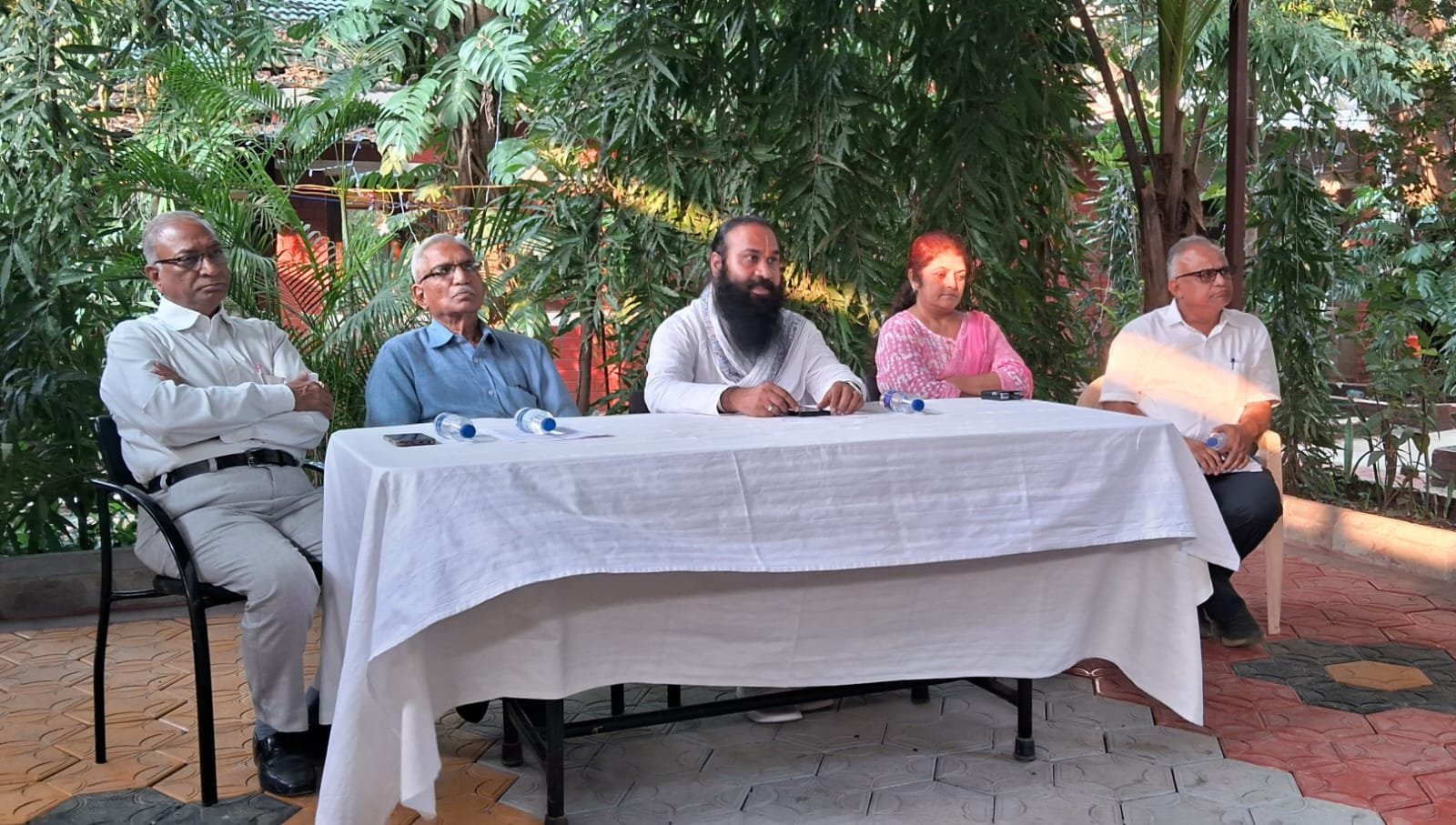 जळगाव जिल्ह्यातील विविध क्षेत्रातील मान्यवर राबविणार ‘सजग रहो’ अभियान  समाजातील फुटीरतावादी शक्तींपासून सजग रहा- महामंडलेश्वर जनार्दन स्वामी महाराज