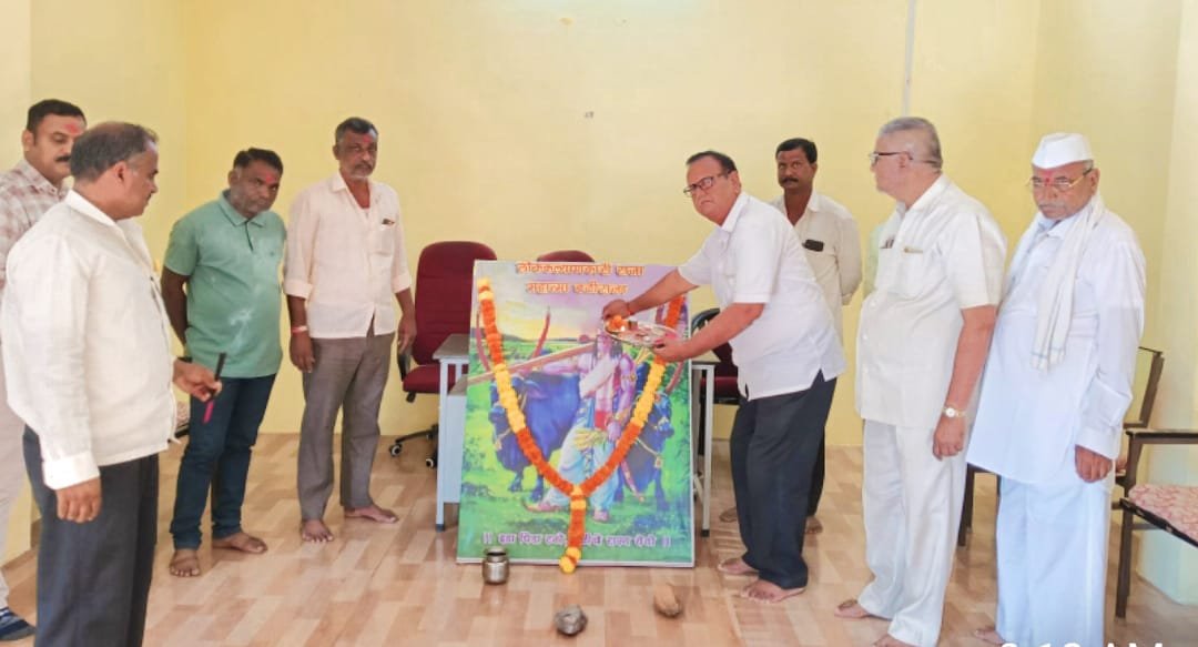 मांदुर्णे गावात बळीपाडवा निमित्त महात्मा बळीराजा यांना वंदन !…  कृषी संस्कृतीचे महान राजा महात्मा बळीराजा – प्रमोद पाटील [ जळगांव जिल्हाध्यक्ष सत्यशोधक समाज संघ