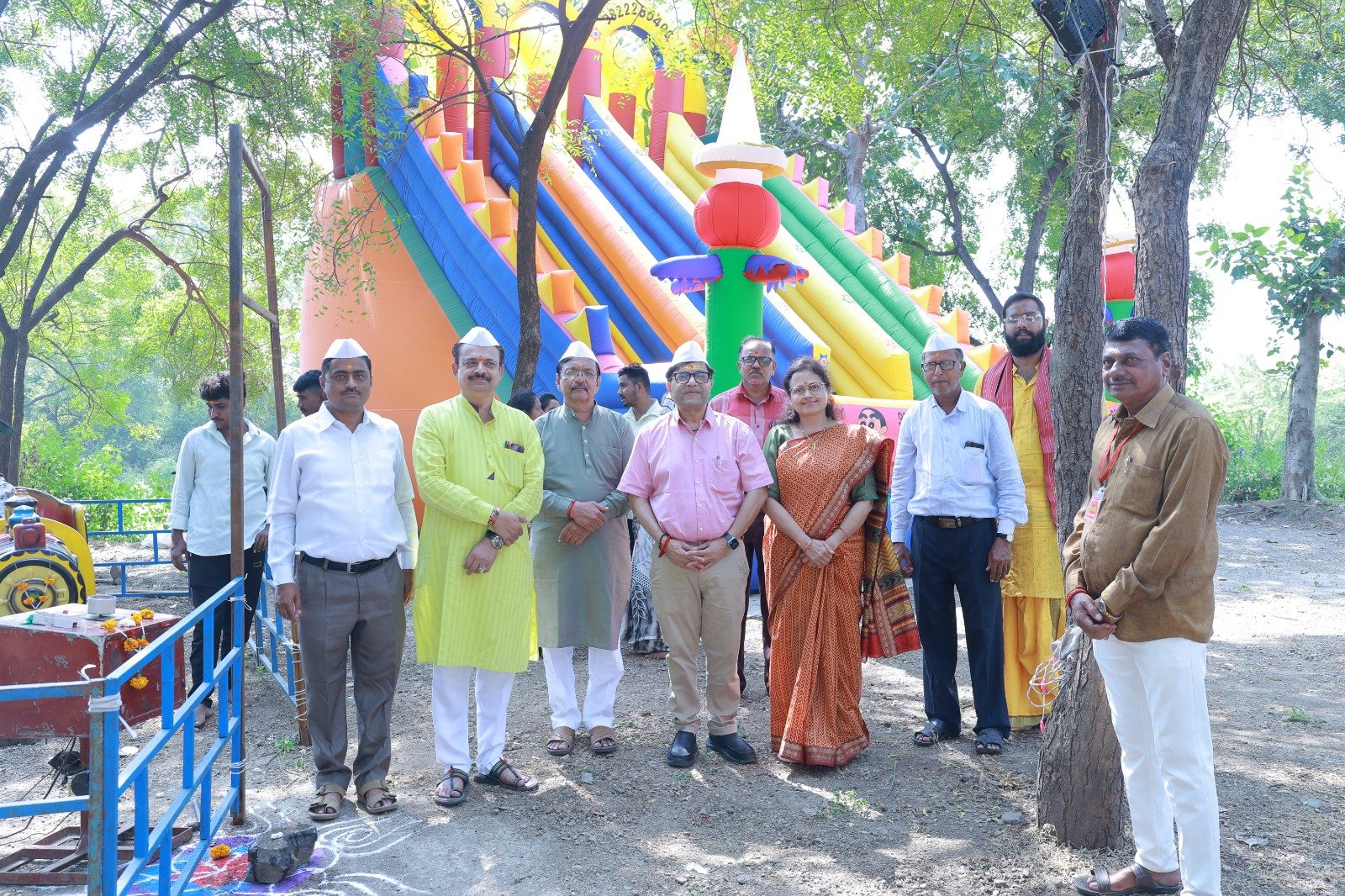 बाळगोपाळांसाठी टॉय ट्रेन, जंपिंग नेट व बाउंसिंग मिकी- माऊसचे उदघाटन  मंगळग्रह सेवा संस्थेचा नावीन्यपूर्ण उपक्रम