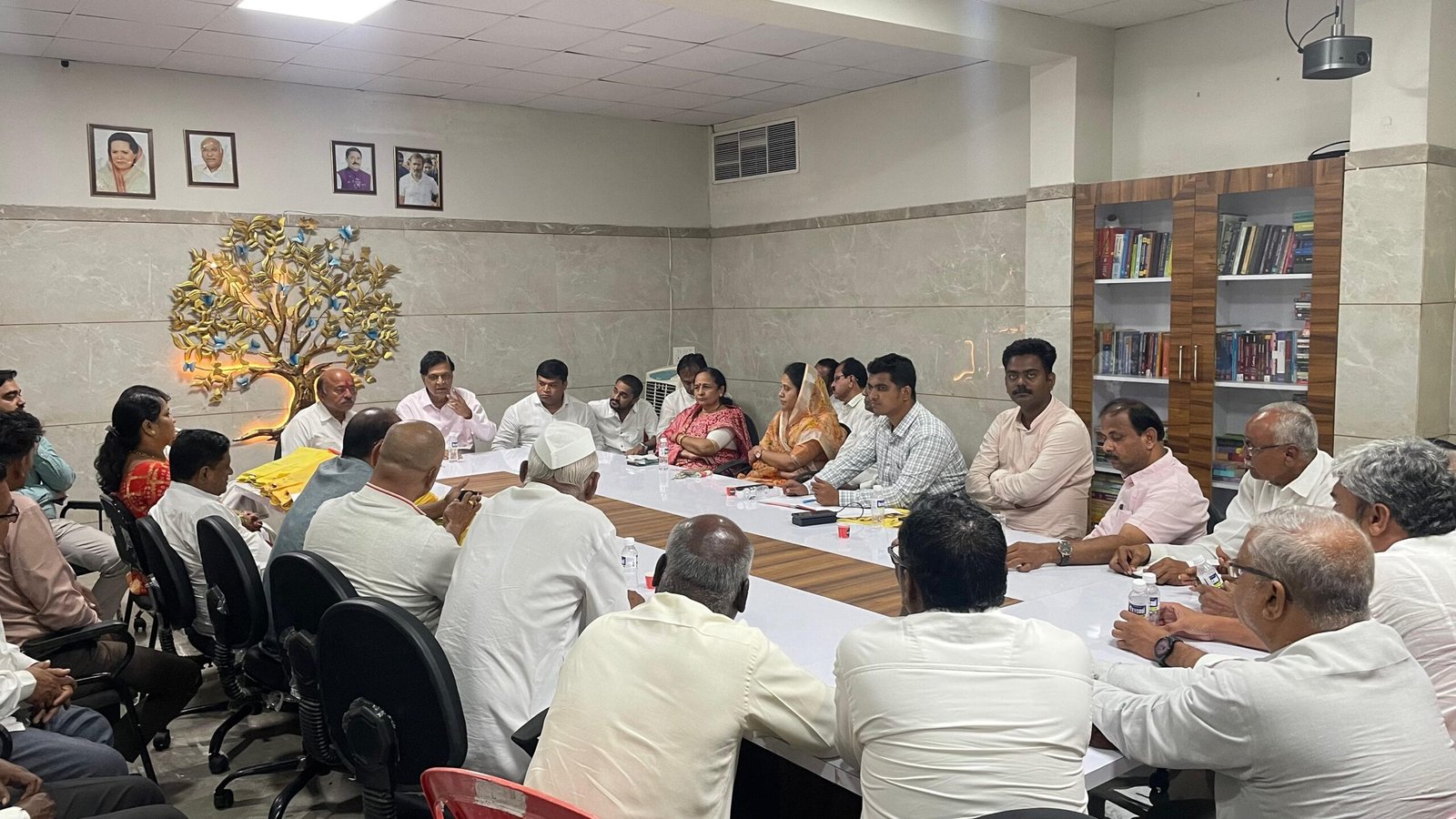 बुथ यंत्रणा सक्षमपणे राबवा- डॉ बी. एस पाटील, डॉ अनिल शिंदे चा महाविकास आघाडीच्या बैठकीत एकजुटीचा संकल्प