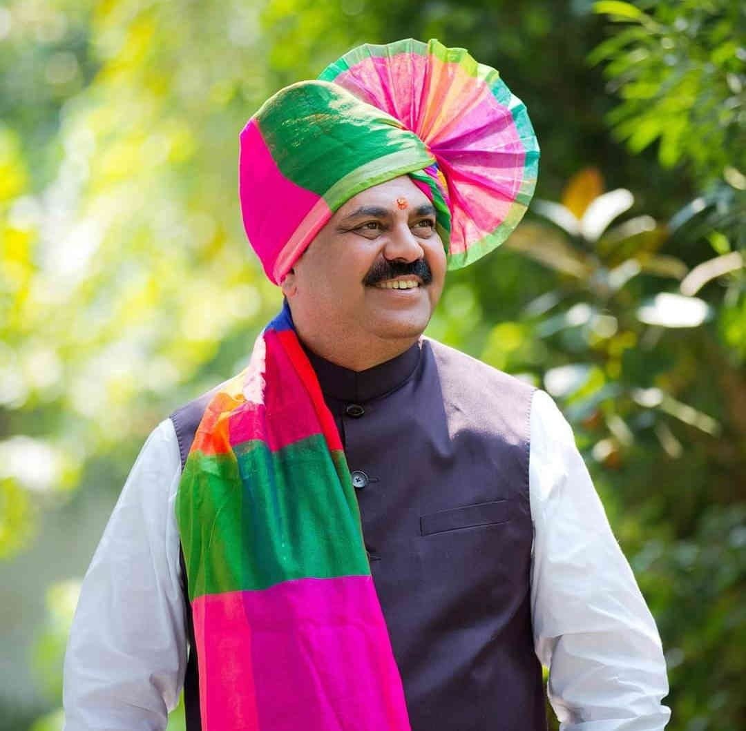 पराभव समोर दिसू लागल्याने दिशाभूल करण्यासाठी विरोधकांडून वाटली जाताय डमी गुलाबी पत्रक  अनिल भाईदास पाटील यांचा क्रमांक 2 त्यावरच मतदान करा-महायुती पदाधिकाऱ्यांचे आवाहन