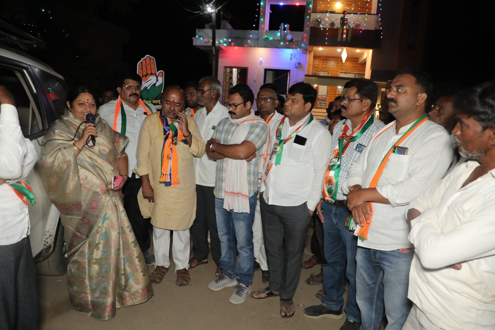 डॉ. अनिल शिंदे यांच्या उमेदवारीने तालुका काँग्रेसला मिळाली नवसंजीवनी,  डॉ. शिंदेच्या प्रचारार्थ सर्वच नेते व कार्यकर्ते पिंजून काढत आहेत तालुका,