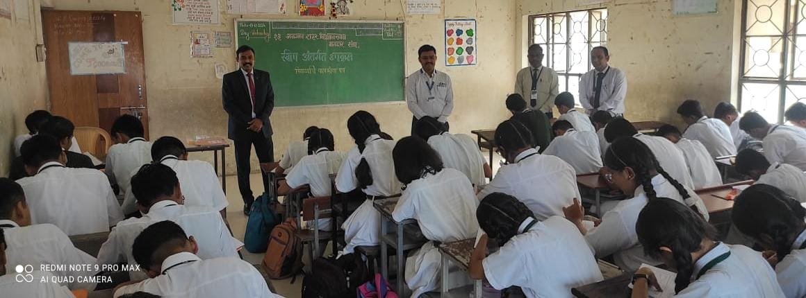 मतदानाचा हक्क बजवा एक हजार विद्यार्थ्यांनी लिहिले पालकांना पत्र  ओरियन स्टेट बोर्ड शाळेचा निवडणूक जनजागृतीसाठी उपक्रम