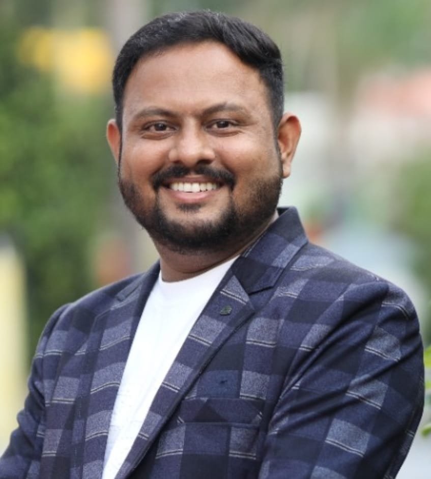 आघाडी सरकारच्या माध्यमातून तालुक्यात इंडस्ट्रियल हब तयार करणार,  तालुक्यातील युवकांना मातृभूमीतच रोजगाराची संधी उपलब्ध करून देणार, डॉ. शिंदेना विजयी करण्याचे युवा उद्योजक वेदांशु पाटील यांचे आवाहन,